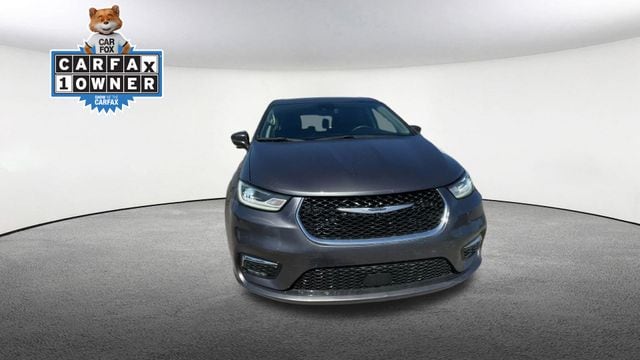 Thumbnail: 2023 Chrysler Pacifica - 3