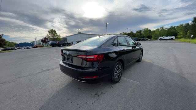 Thumbnail: 2021 Volkswagen Jetta - 9