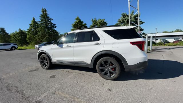 Thumbnail: 2022 Ford Explorer - 7