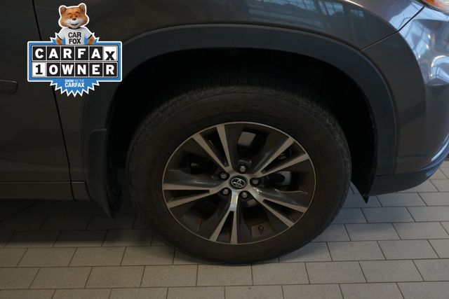Thumbnail: 2016 Toyota Highlander - 14