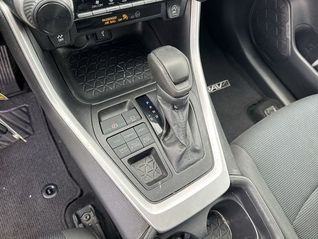 Thumbnail: 2021 Toyota RAV4 - 24