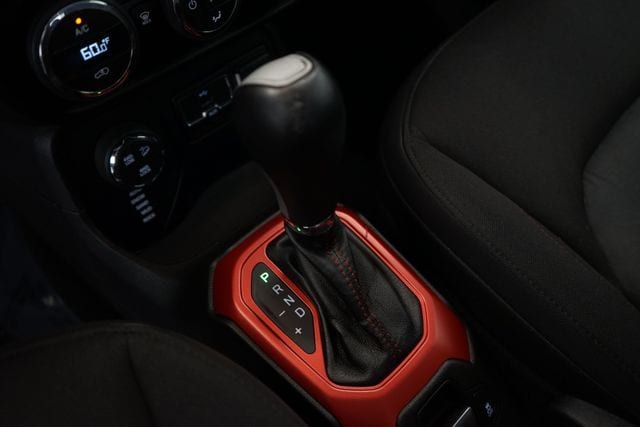Thumbnail: 2016 Jeep Renegade - 25