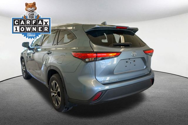 Thumbnail: 2022 Toyota Highlander - 10