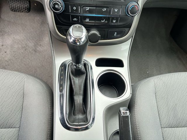 Thumbnail: 2015 Chevrolet Malibu - 30