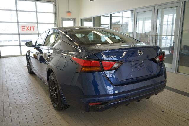 Thumbnail: 2021 Nissan Altima - 11