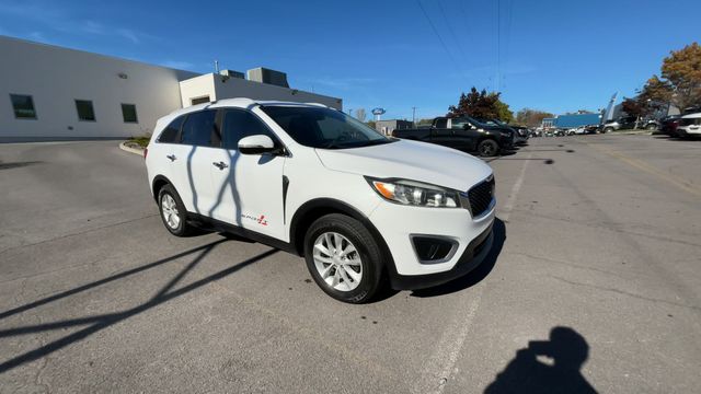 Thumbnail: 2017 Kia Sorento - 2