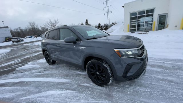Thumbnail: 2022 Volkswagen Taos - 2