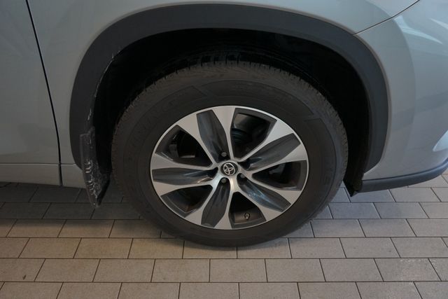 2021 Toyota Highlander XLE 14