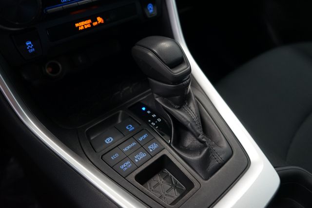 Thumbnail: 2020 Toyota RAV4 - 24