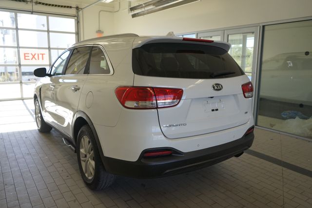 Thumbnail: 2017 Kia Sorento - 11