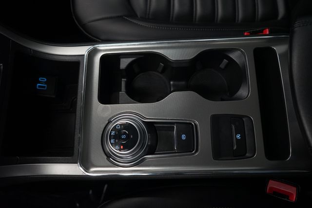 Thumbnail: 2022 Ford Edge - 25