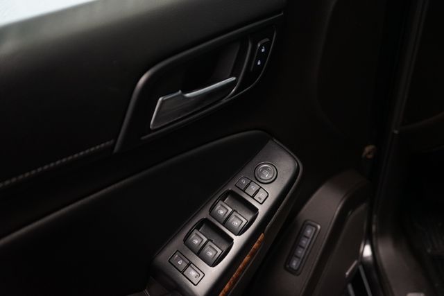 Thumbnail: 2017 Chevrolet Suburban - 21