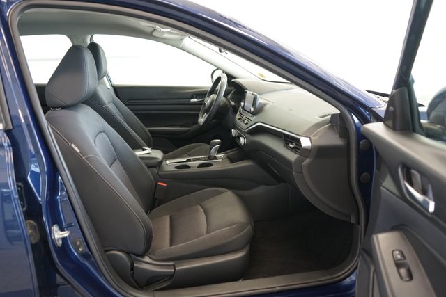 Thumbnail: 2021 Nissan Altima - 32