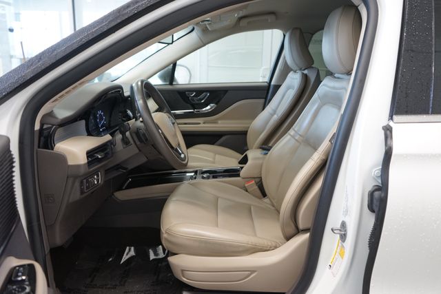 Thumbnail: 2022 Lincoln Corsair - 21