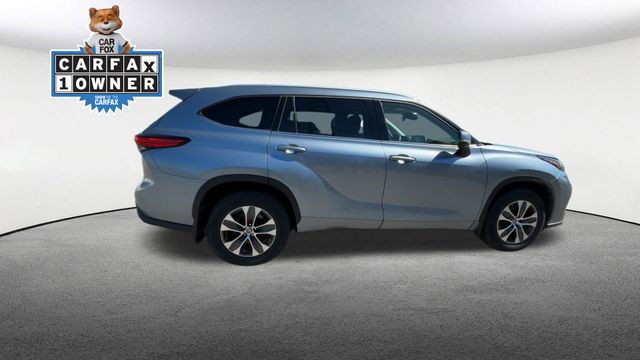 Thumbnail: 2022 Toyota Highlander - 9
