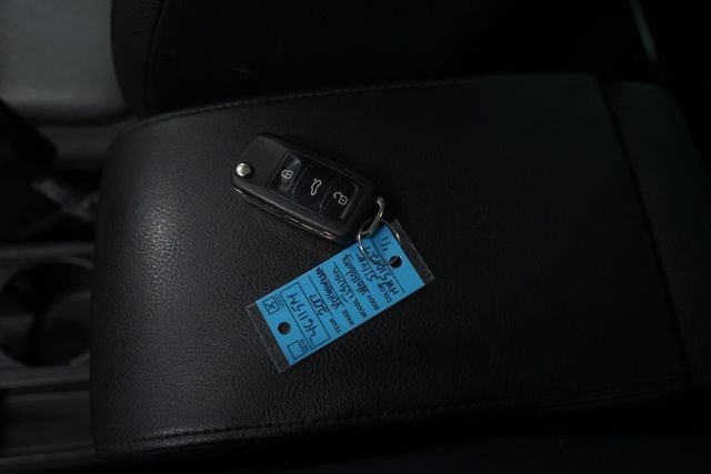 Thumbnail: 2017 Volkswagen Tiguan - 27