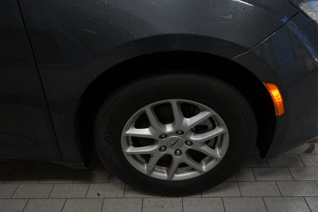 Thumbnail: 2022 Chrysler Voyager - 6