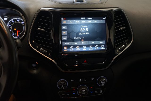 Thumbnail: 2019 Jeep Cherokee - 21