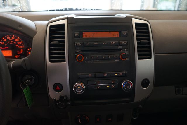 2012 Nissan Frontier SV 22
