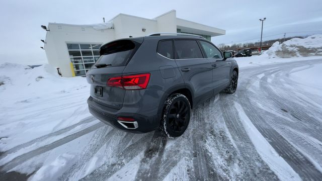 Thumbnail: 2022 Volkswagen Taos - 8