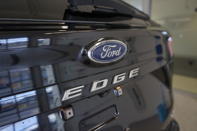 Thumbnail: 2022 Ford Edge - 13