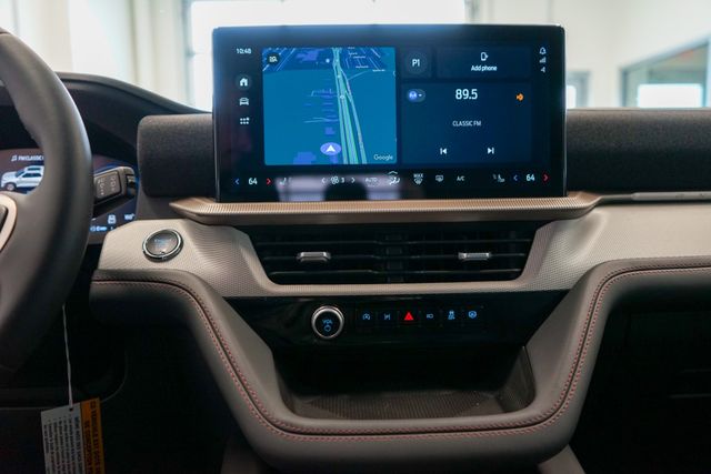 2025 Ford Explorer Active 16