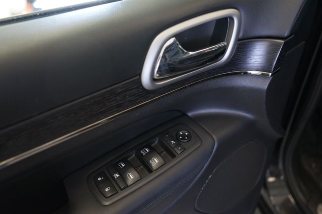 Thumbnail: 2018 Jeep Grand Cherokee - 11