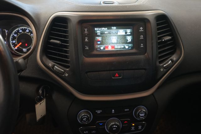 Thumbnail: 2014 Jeep Cherokee - 22