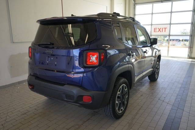 Thumbnail: 2016 Jeep Renegade - 14