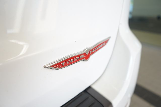 Thumbnail: 2020 Jeep Grand Cherokee - 14