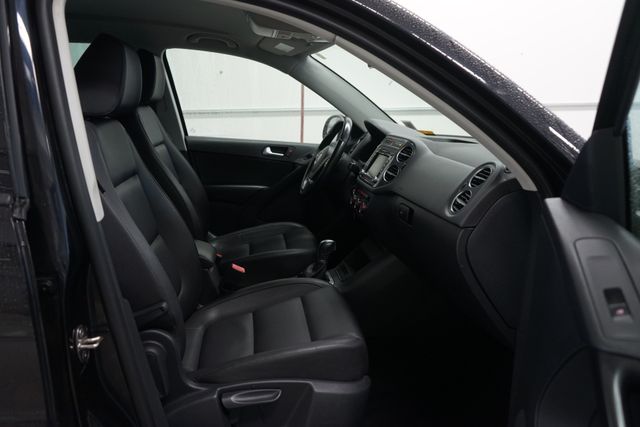Thumbnail: 2015 Volkswagen Tiguan - 30