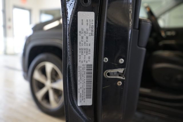 Thumbnail: 2019 Jeep Cherokee - 19