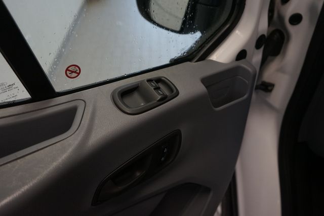 Thumbnail: 2018 Ford Transit Series - 18
