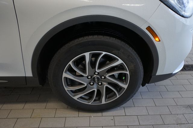 Thumbnail: 2022 Lincoln Corsair - 16