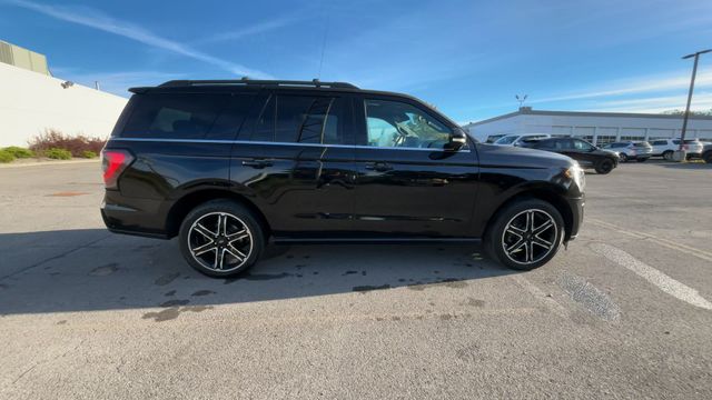 Thumbnail: 2019 Ford Expedition - 10