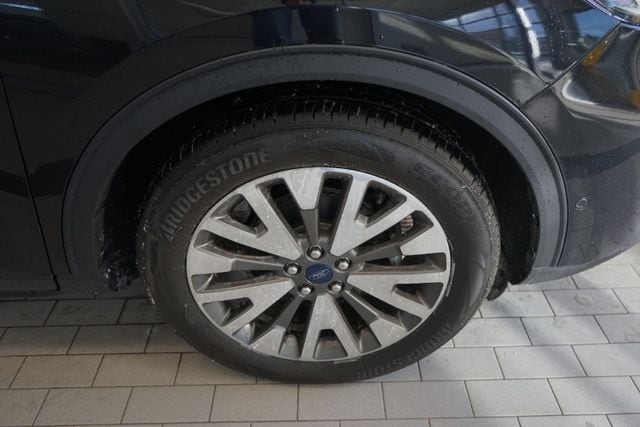 Thumbnail: 2021 Ford Escape - 7