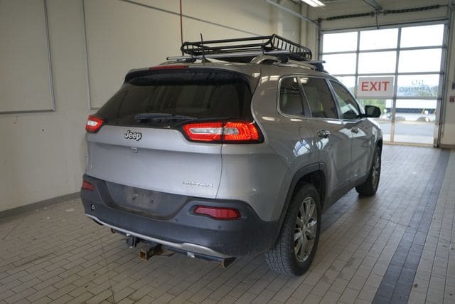 Thumbnail: 2018 Jeep Cherokee - 13