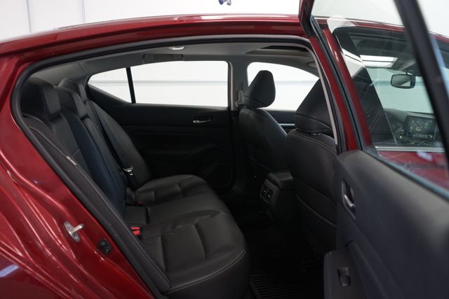 Thumbnail: 2019 Nissan Altima - 22