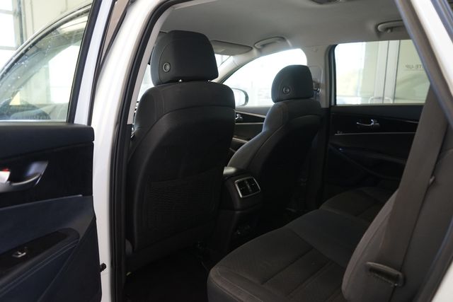 Thumbnail: 2017 Kia Sorento - 27