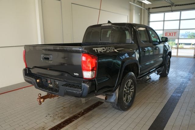 Thumbnail: 2017 Toyota Tacoma - 14