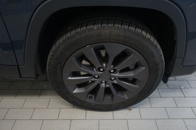 Thumbnail: 2021 Jeep Cherokee - 15