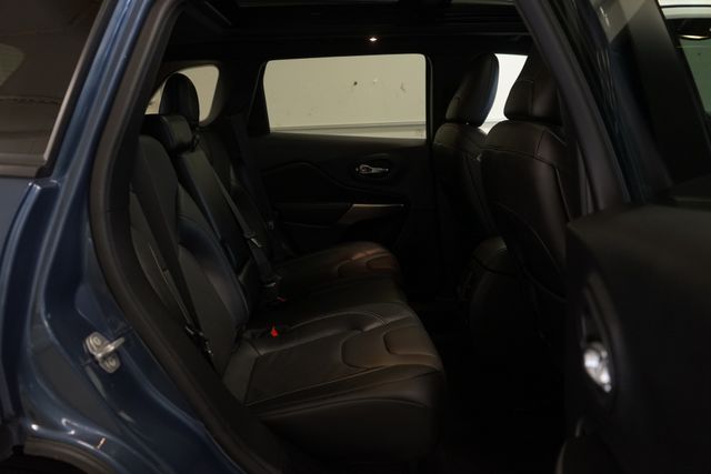 Thumbnail: 2021 Jeep Cherokee - 31