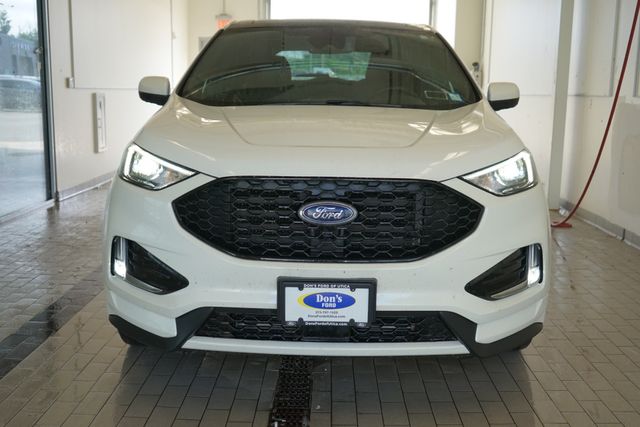 2022 Ford Edge  17