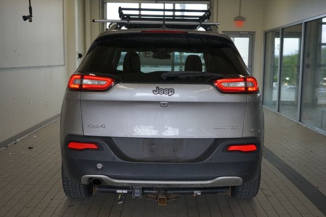 Thumbnail: 2018 Jeep Cherokee - 12
