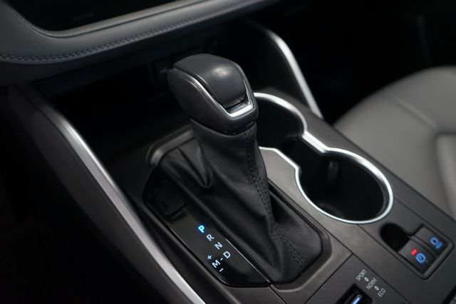 2021 Toyota Highlander XLE 24