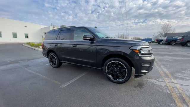 Thumbnail: 2022 Ford Expedition - 2