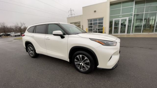 Thumbnail: 2021 Toyota Highlander - 2