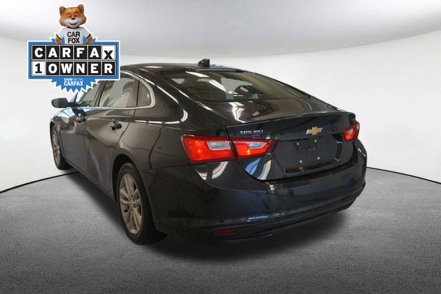 Thumbnail: 2017 Chevrolet Malibu - 11