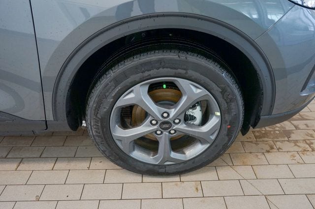 Thumbnail: 2025 Ford Escape - 8