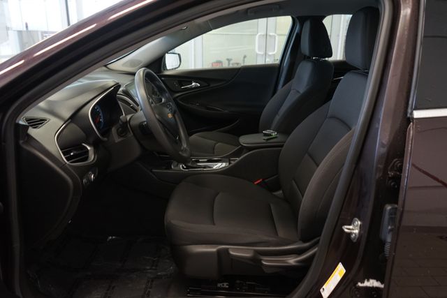 Thumbnail: 2021 Chevrolet Malibu - 20